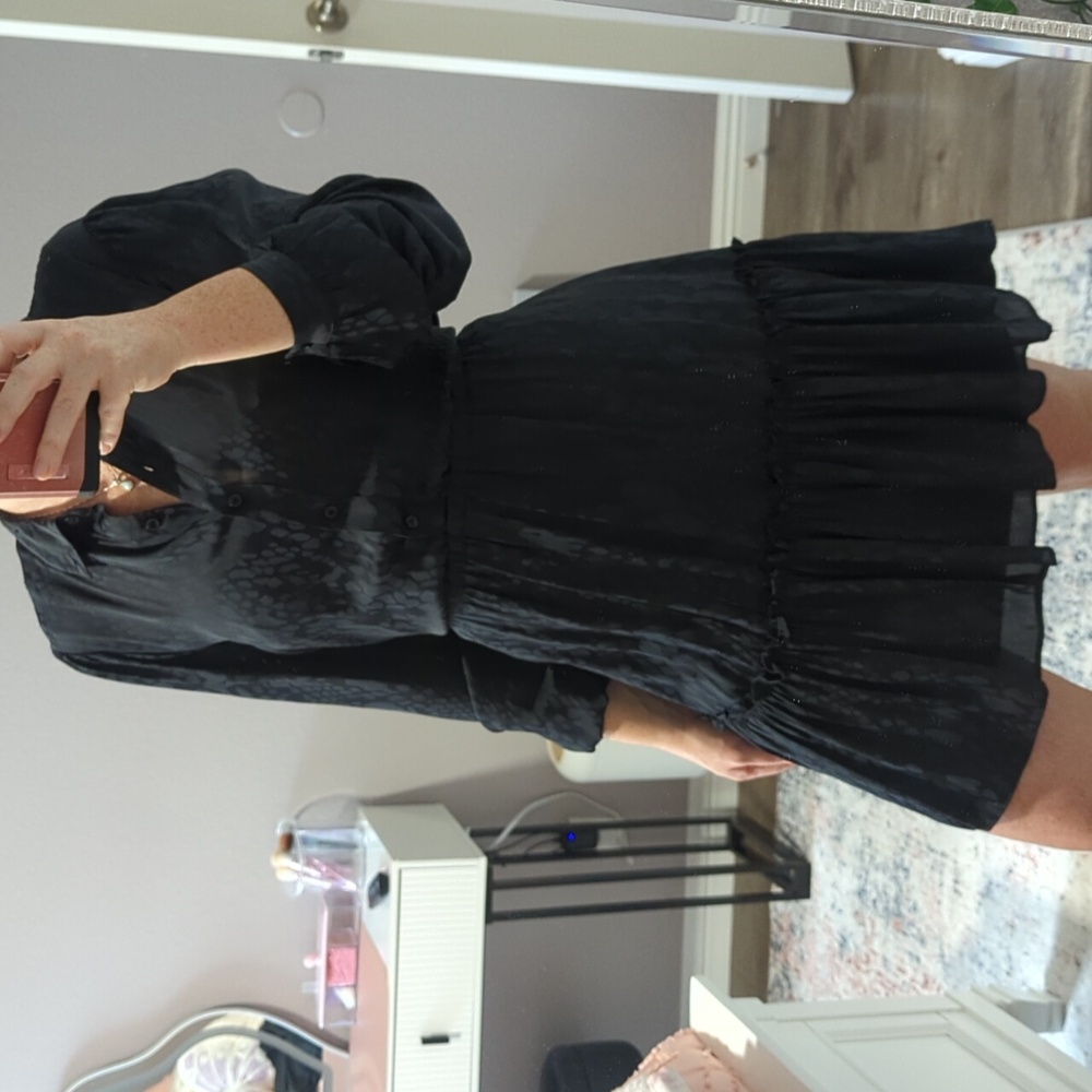 Simply Vera Vera Wang Elegant Black Patterned Flowy Dress, Never Worn.